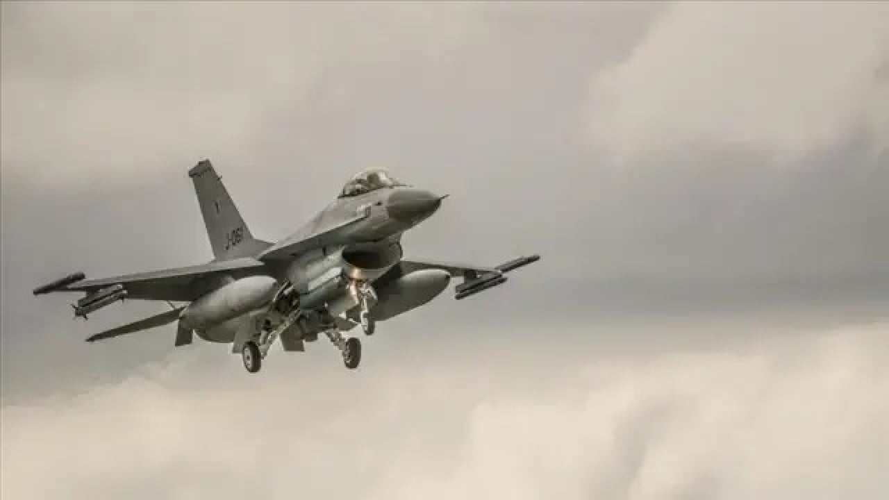Foto - Daha yeni modernize edilmişti! F-16 savaş uçağı denize çakıldı