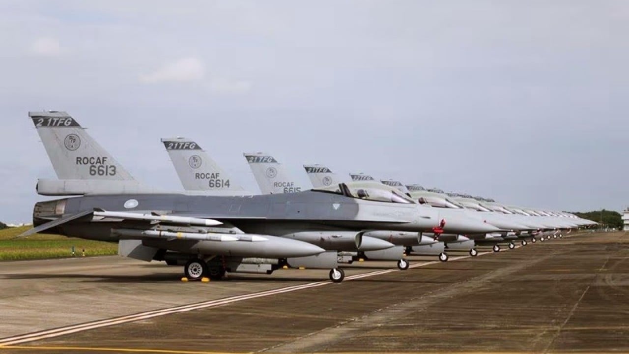 Foto - Daha yeni modernize edilmişti! F-16 savaş uçağı denize çakıldı