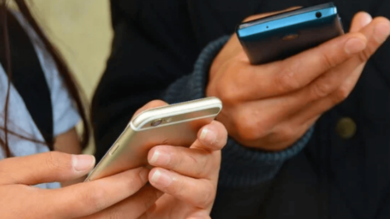 Foto - Cumhurbaşkanı noktayı koydu: Liselerde telefon kullanımını yasaklıyorlar