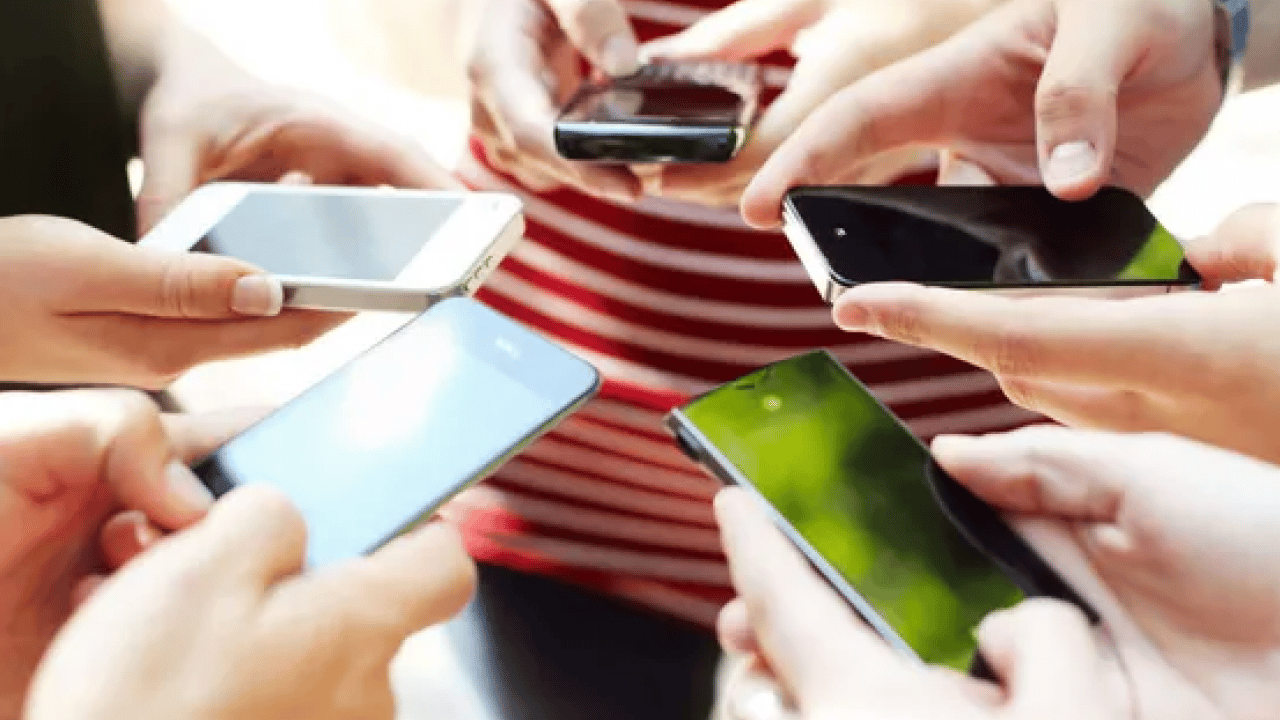 Foto - Cumhurbaşkanı noktayı koydu: Liselerde telefon kullanımını yasaklıyorlar