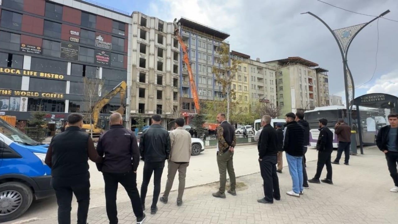 Foto - Dayanıksız yapılar yıkılıyor Yüksekova sil baştan yenileniyor