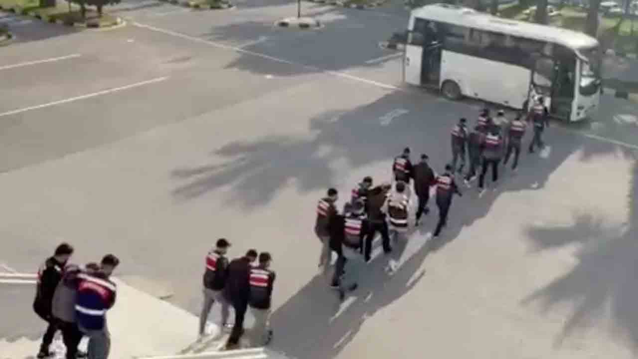Foto - DEAŞ’a 24 ilde dev operasyon! 90 şüpheli yakalandı!
