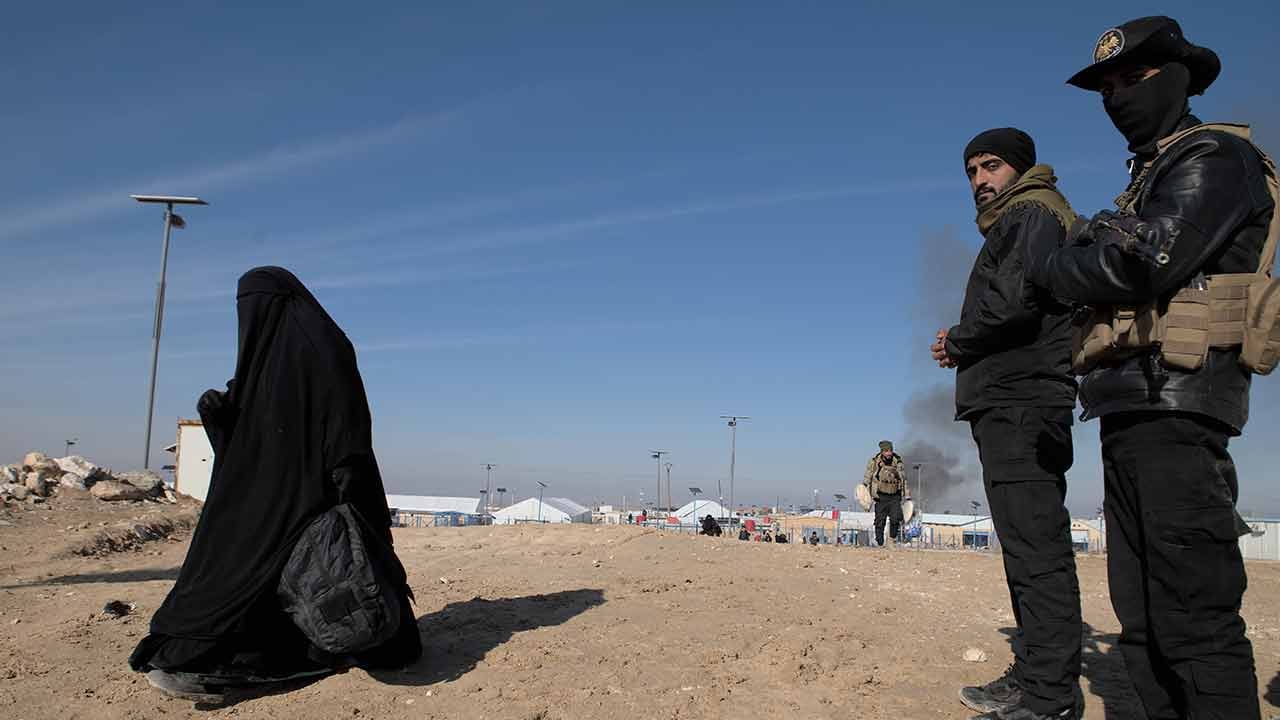 Foto - DEAŞ’lı teröristlerden SDG itirafı! ‘Saç ve bıyıklarından belliydi’