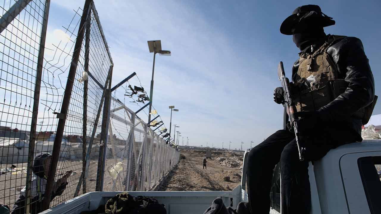 Foto - DEAŞ’lı teröristlerden SDG itirafı! ‘Saç ve bıyıklarından belliydi’