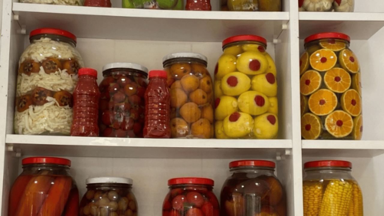 Foto - Dededen toruna 40 yıllık gelenek: Tarihi dükkan şifa dağıtıyor: Kış aylarında 90 çeşit turşuya yoğun ilgi