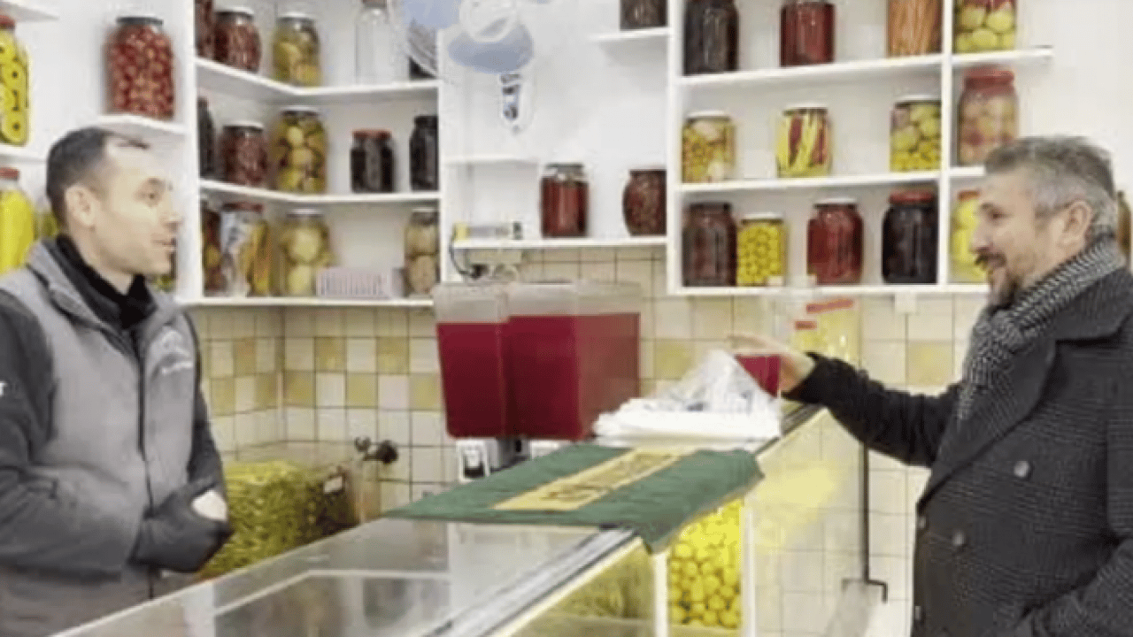 Foto - Dededen toruna 40 yıllık gelenek: Tarihi dükkan şifa dağıtıyor: Kış aylarında 90 çeşit turşuya yoğun ilgi