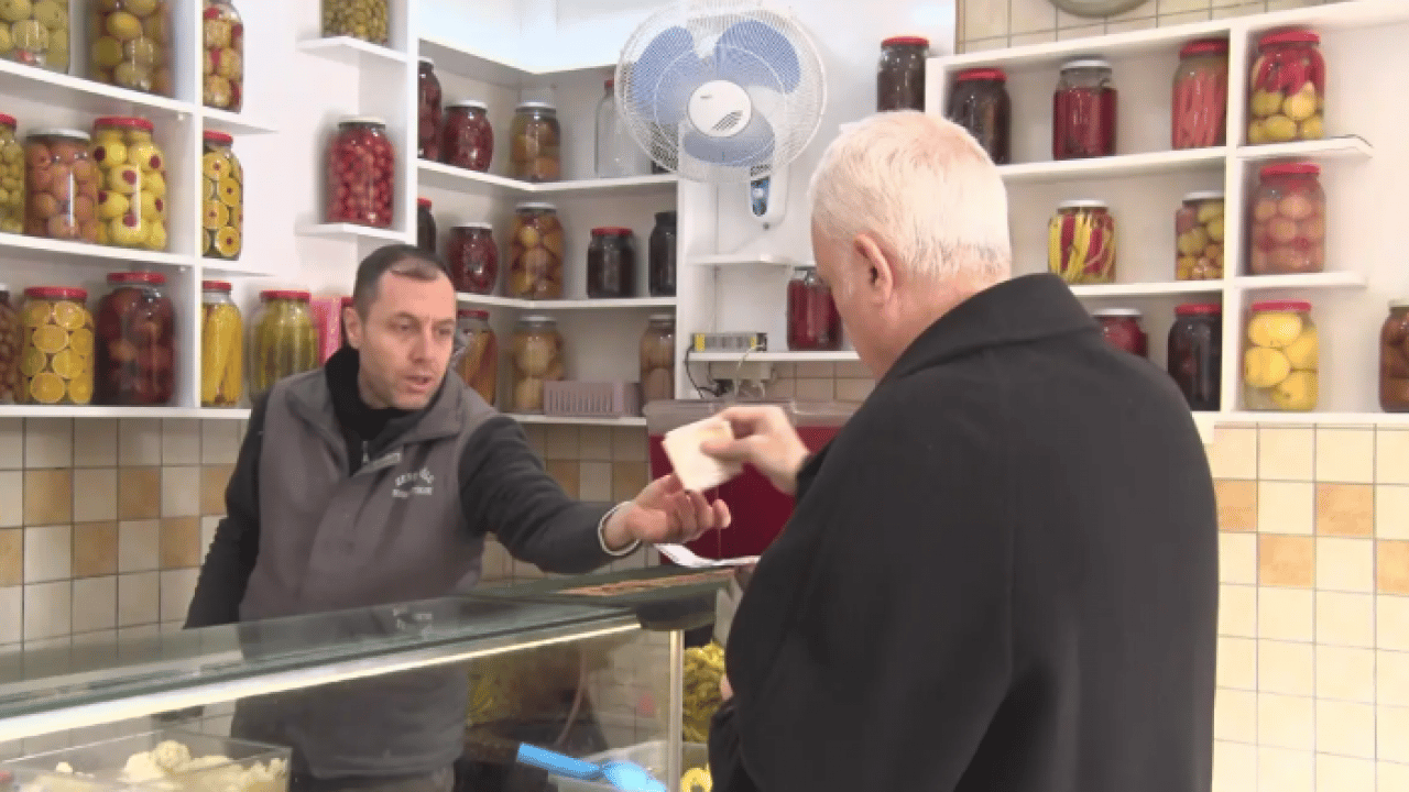 Foto - Dededen toruna 40 yıllık gelenek: Tarihi dükkan şifa dağıtıyor: Kış aylarında 90 çeşit turşuya yoğun ilgi