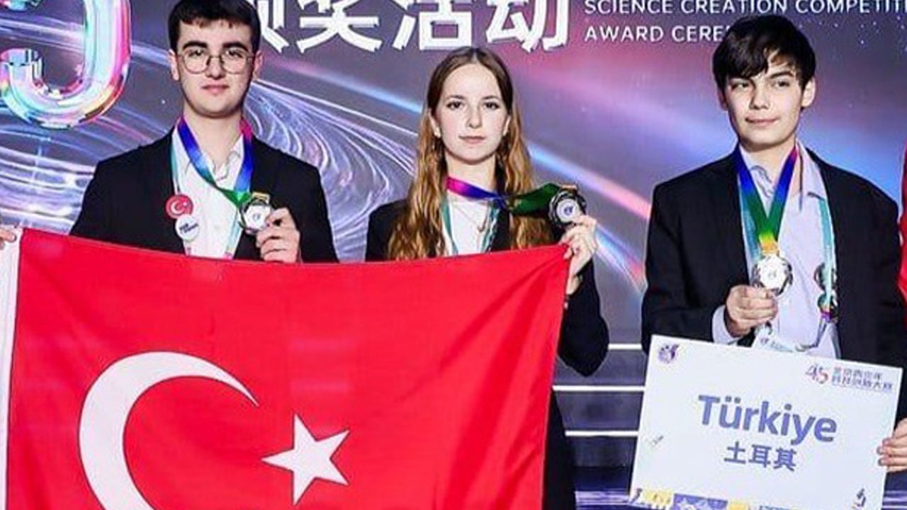 Foto - Dedesinin yaşadığı acı olaydan etkilendi! Yapay zeka destekli projeyle dünyada ikinci oldular