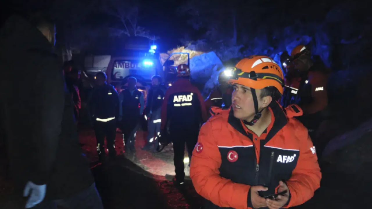 Foto - Define hırsından ‘cehennem’ çukuruna! Sarnıçta mahsur kalmışlardı: Tarihi mirasımıza göz diken 3 alçak gözaltına alındı