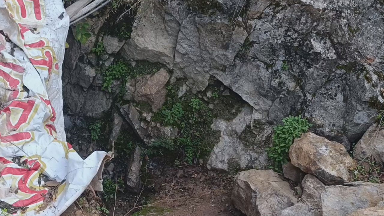 Foto - Defineciler iş başında! Ferhat Dağı’nda 15 metrelik tünel kazıldı