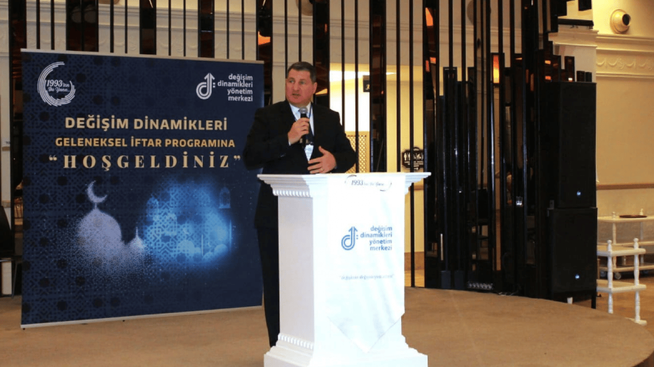 Foto - Değişim Dinamikleri Yönetim Merkezi 32. Geleneksel İftar Programı, Girişimcinin Medeniyet İnşası: Kurumsallaşma Kitabının Lansmanı ile Gerçekleştirildi