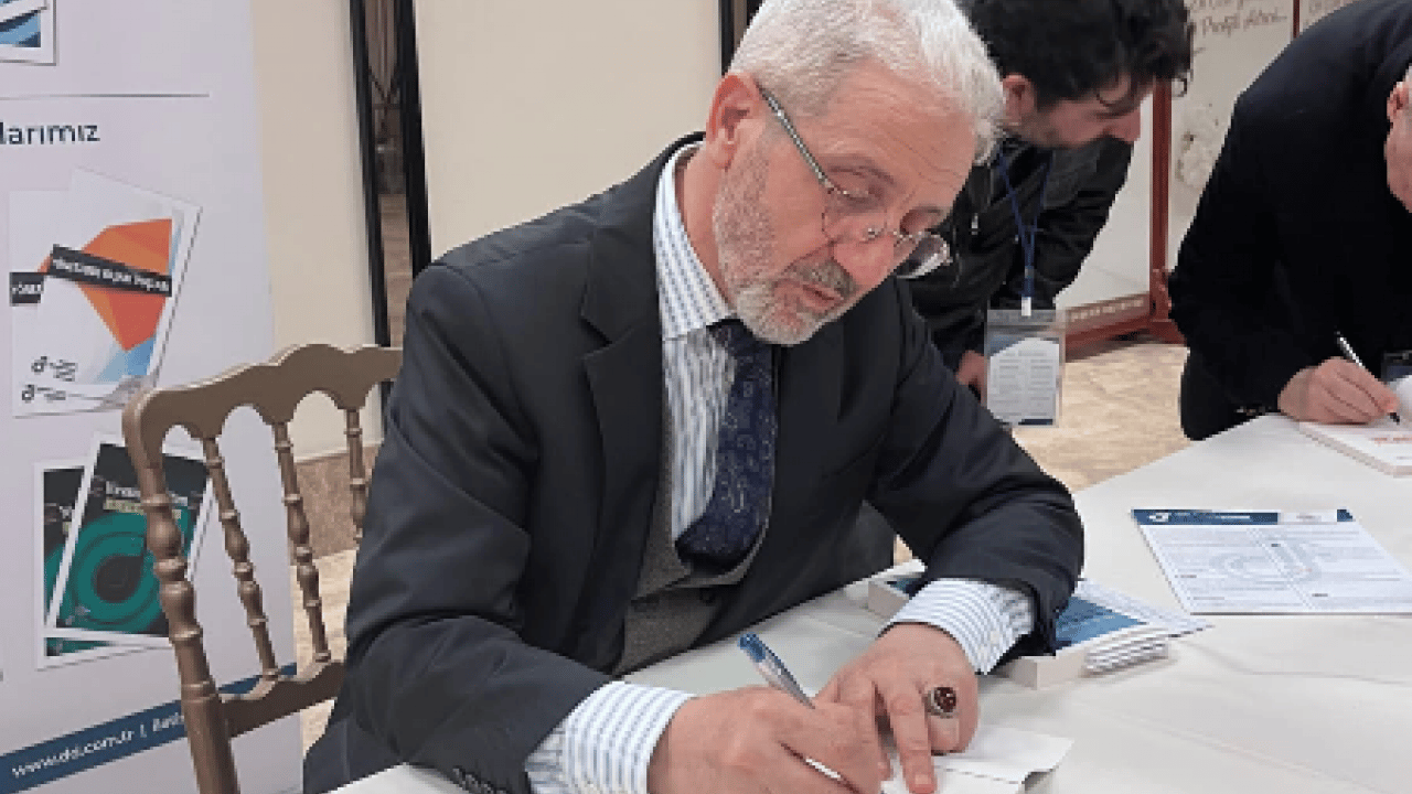 Foto - Değişim Dinamikleri’nden Yeni Eser: Girişimcinin Medeniyet İnşası: Kurumsallaşma Kitabı Lansmanla Tanıtıldı