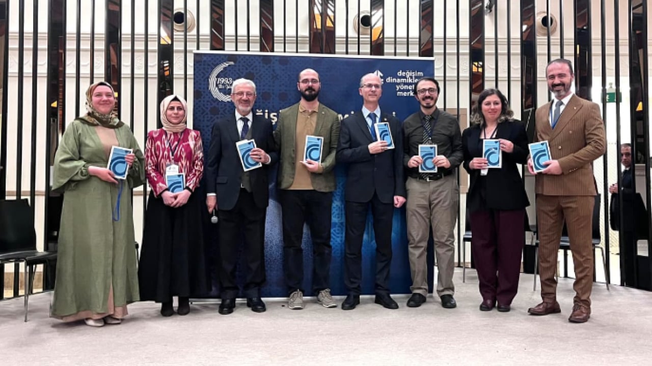 Foto - Değişim Dinamikleri’nden Yeni Eser: Girişimcinin Medeniyet İnşası: Kurumsallaşma Kitabı Lansmanla Tanıtıldı