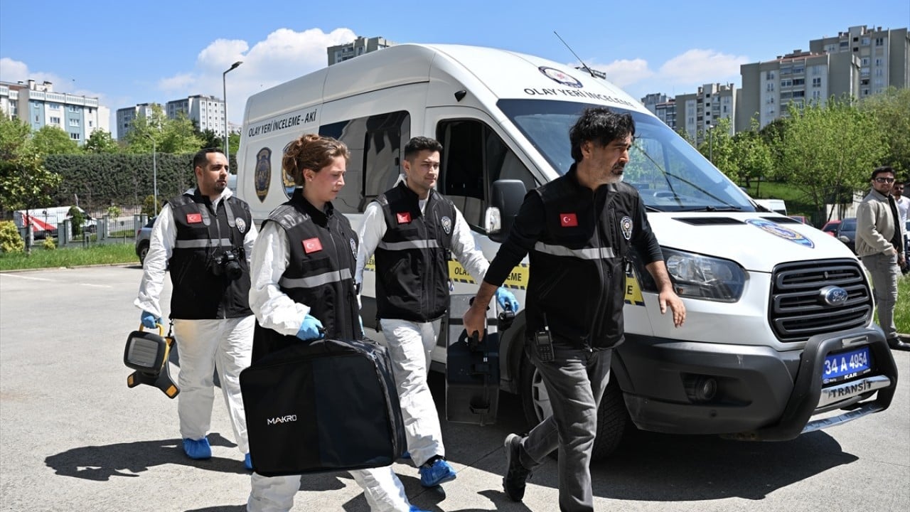 Deliller arasında zorlu mesai En ufak ipucunu bile gözden kaçırmıyorlar
