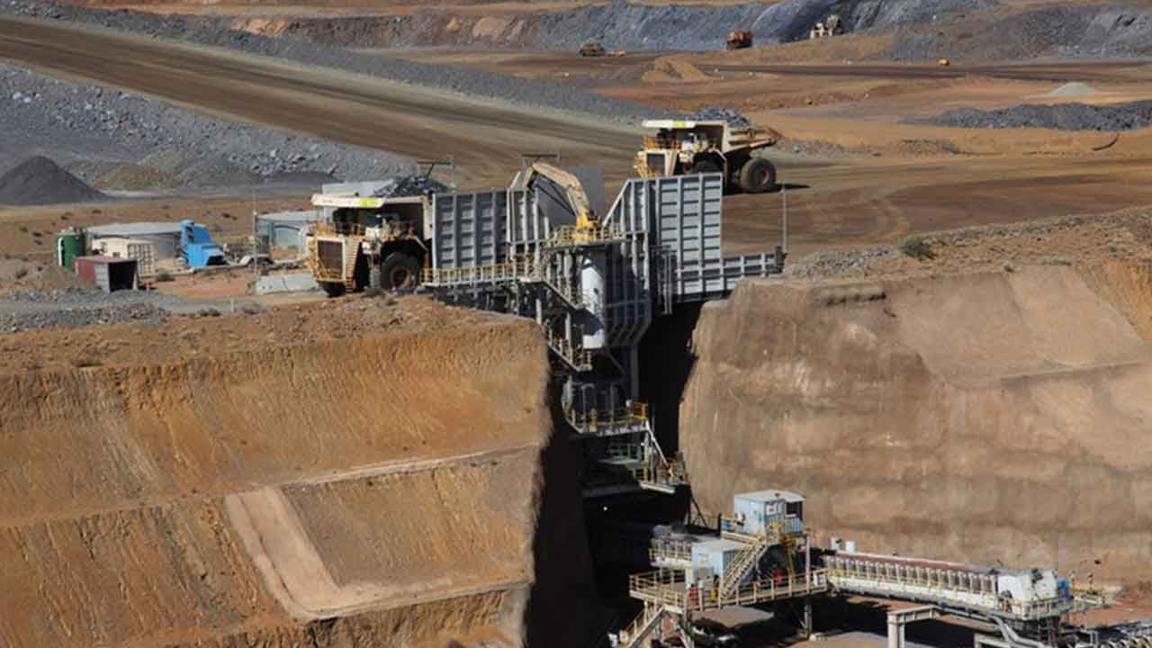 Foto - Demir madeni şehrin sonunu getirdi: Kent davasa saatli bombaya dönüştü