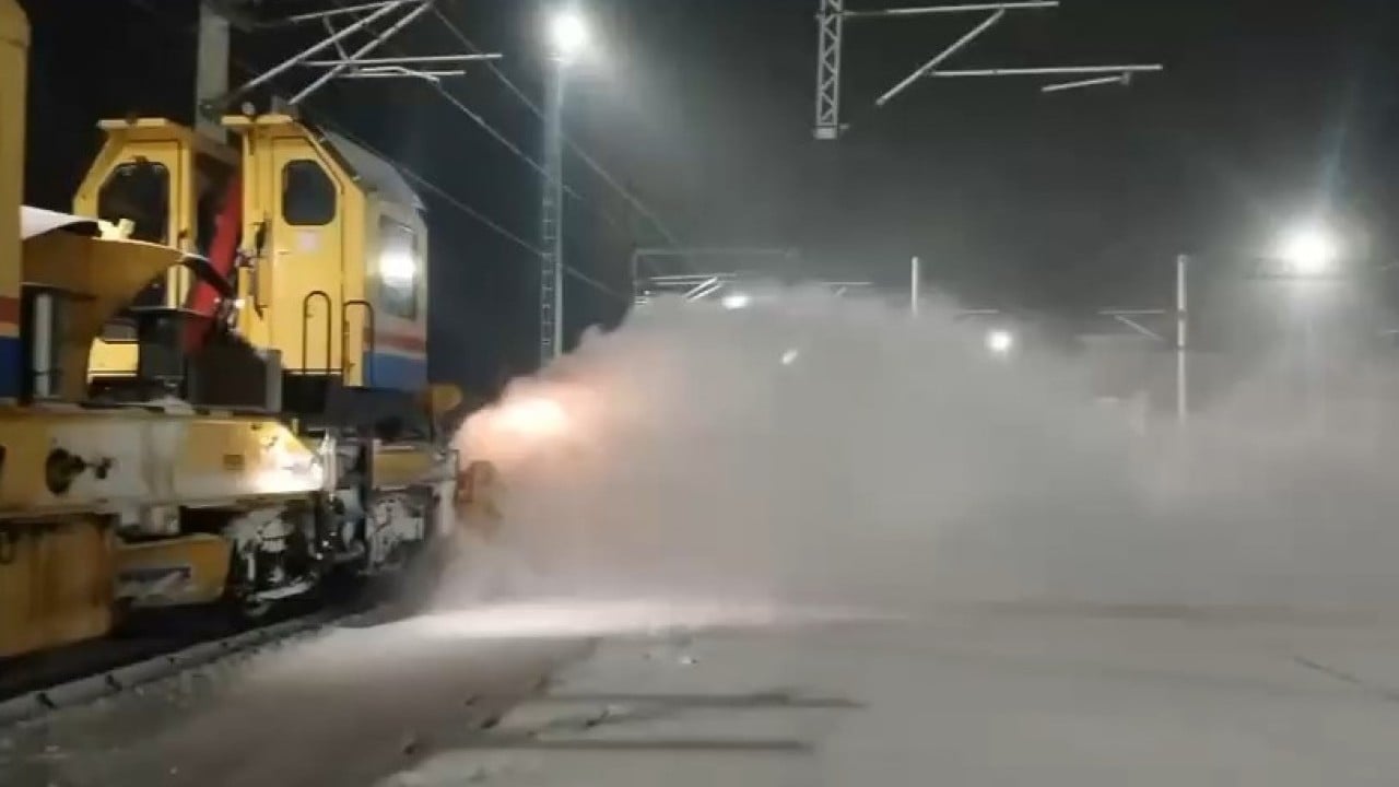 Foto - Demir yollarında yoğun kar mesaisi! Binlerce personel gece gündüz çalışıyor