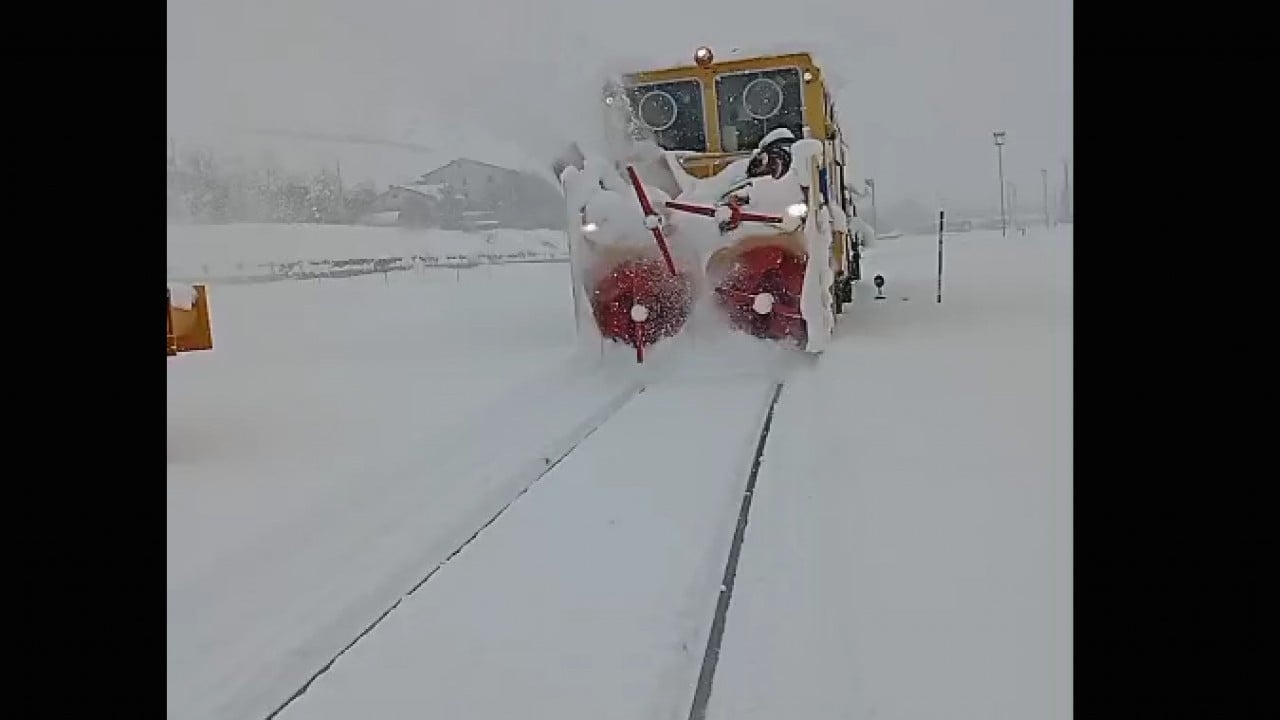 Foto - Demir yollarında yoğun kar mesaisi! Binlerce personel gece gündüz çalışıyor