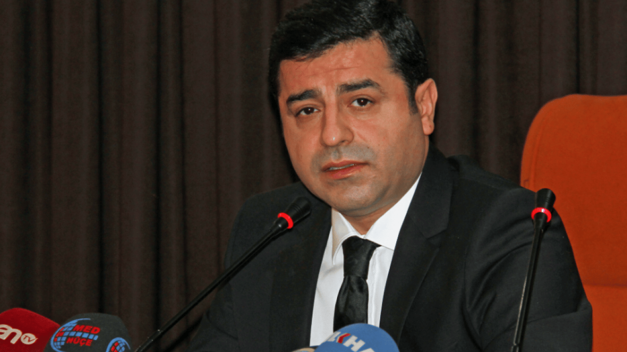 Foto - Demirtaş konusu iyice karıştı! ‘Dün gece Ankara’daydım’ diyen Cengiz Çandar: Saatler içerisinde…