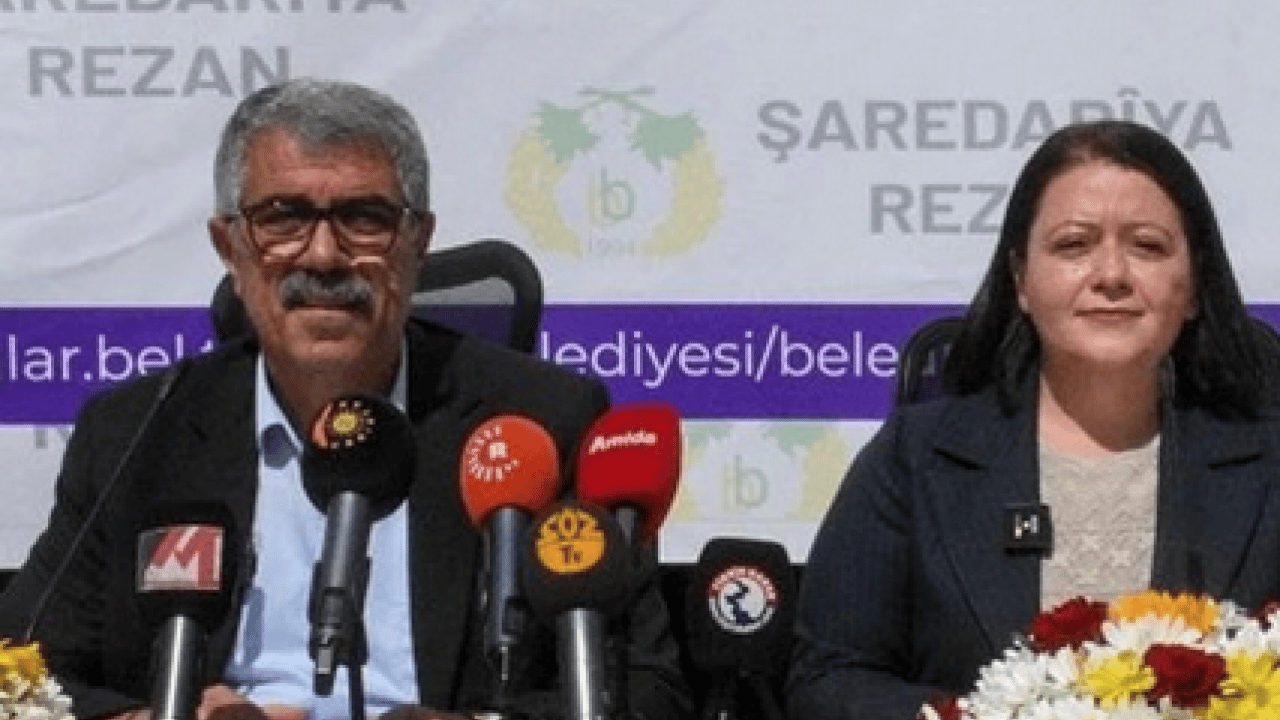 Foto - DEM'li Belediyede paralarını alamayan emekçiler kazan kaldırdı!