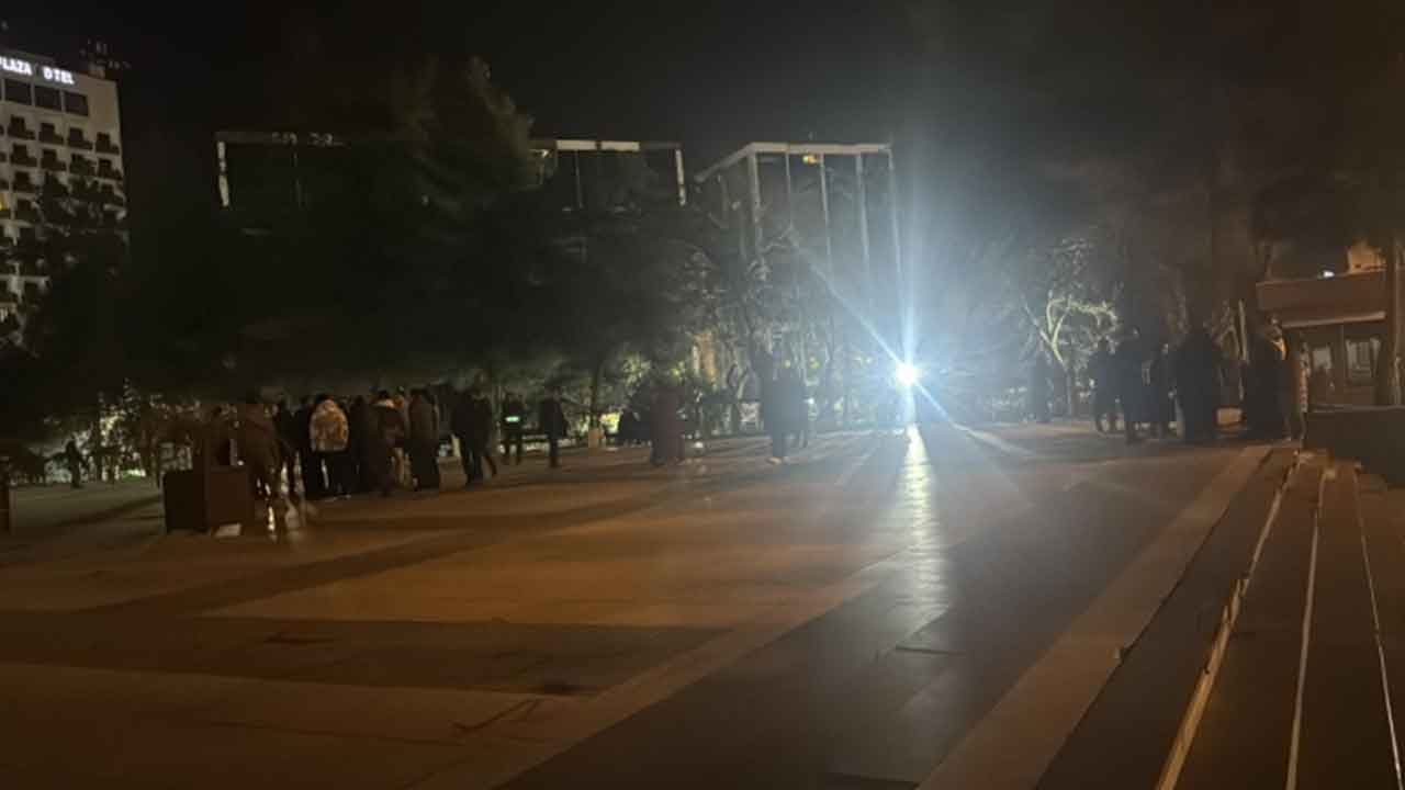 Foto - DEM'li belediyeden esnafa işkence