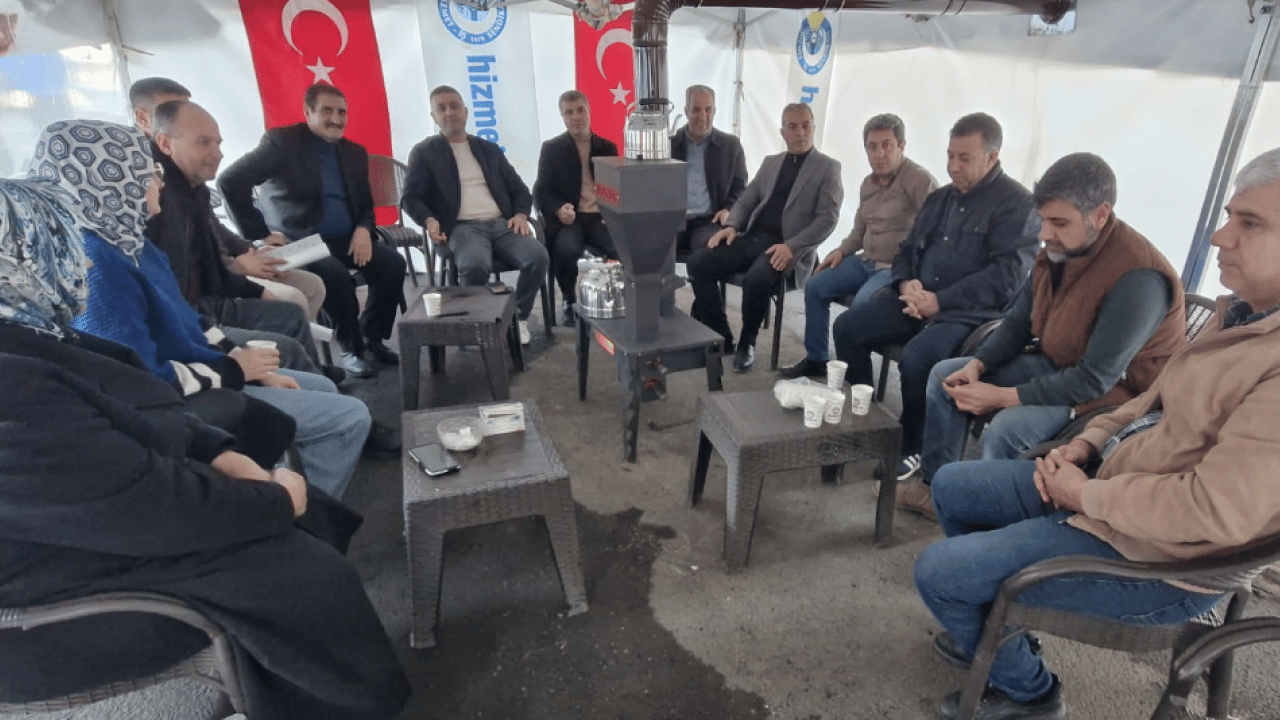 Foto - DEM'li belediyelerde eşi benzeri görülmemiş memur kıyımı: 3 günde 262 memur işten atıldı...