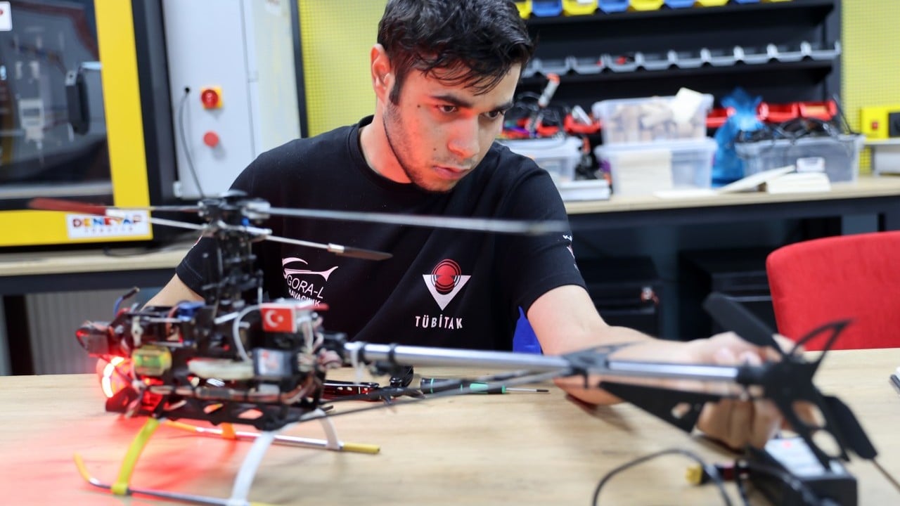 Foto - DENEYAP Teknoloji Atölyeleri'nde Selçuk Bayraktarlar yetişiyor! Üniversite öğrencisi İHA tasarladı