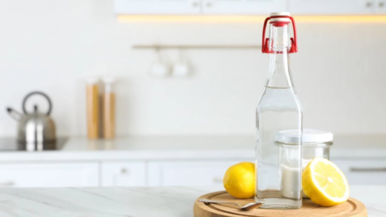 Foto - Deneyince farkını göreceksiniz! Araba camlarının buz tutmasını sağlayan yöntem