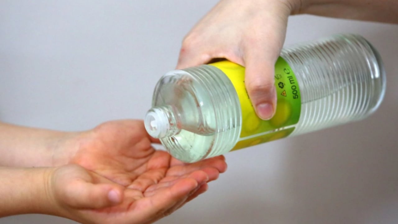 Foto - Deneyince farkını göreceksiniz! Araba camlarının buz tutmasını sağlayan yöntem