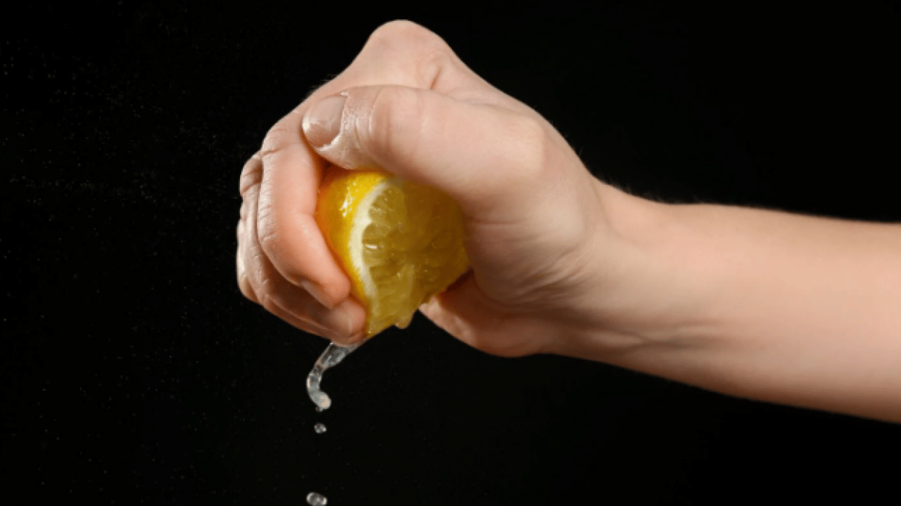 Foto - Deneyince farkını göreceksiniz! Çiçekleri canlandırmanın doğal yolu