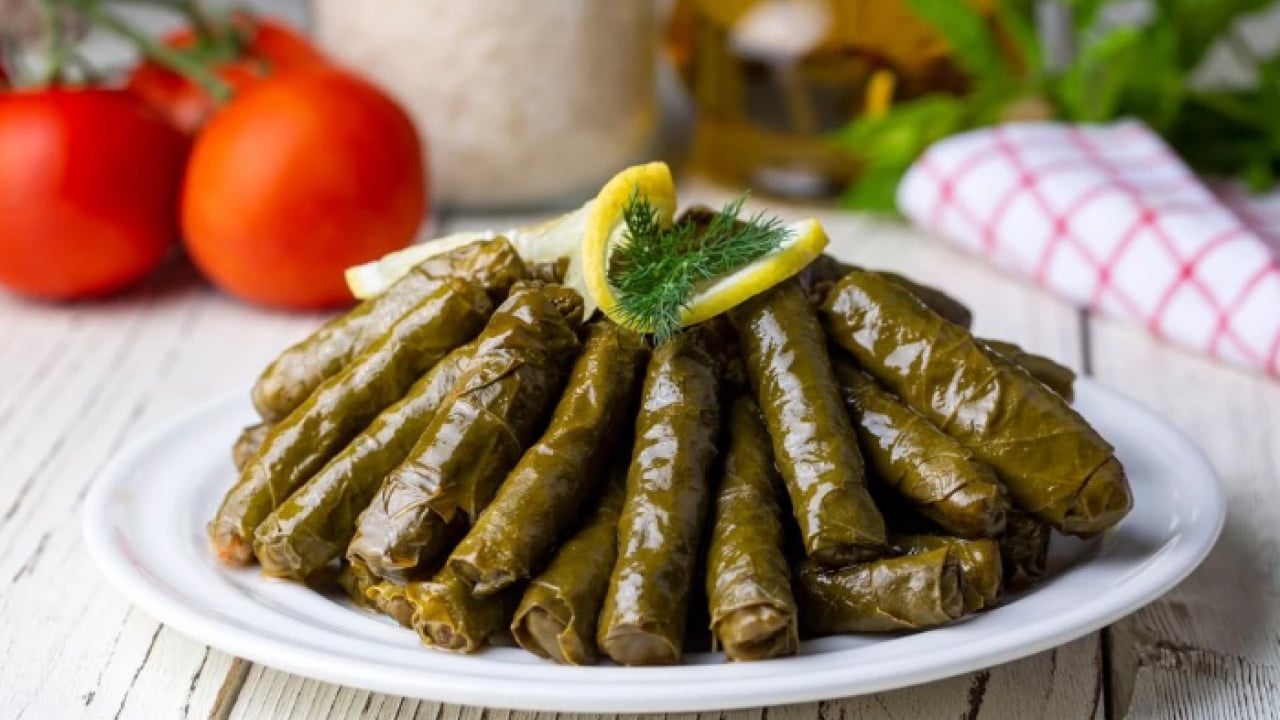 Foto - Deneyince farkını göreceksiniz! Dağılmayan yaprak sarma yapmanın doğal yolu