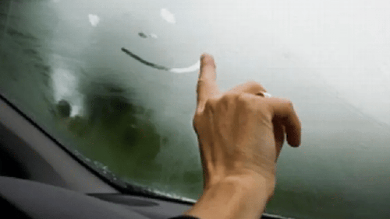 Deneyince farkını göreceksiniz! Kış boyu pencerelerin buğulanmamasını sağlayan yöntem