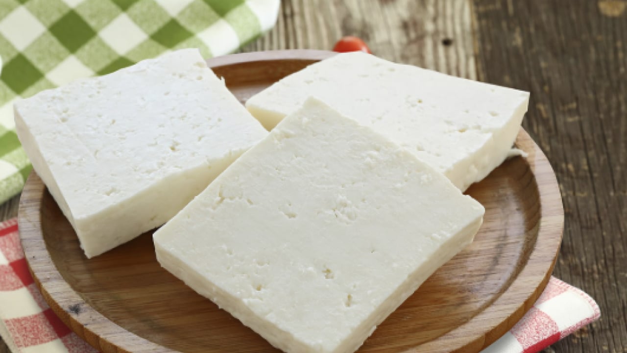 Deneyince farkını göreceksiniz! Peynirin küflenmesini önleyen yöntem açıklandı