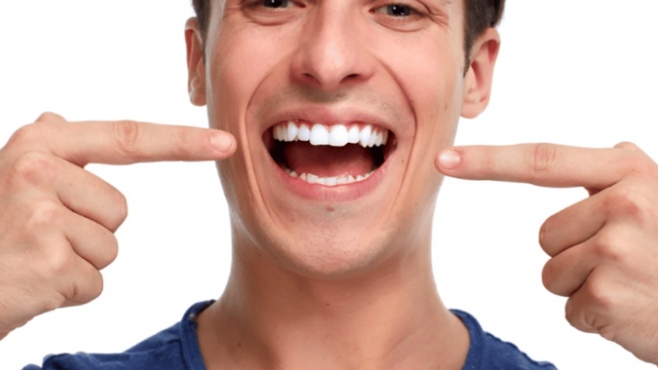 Foto - Deneyince farkını göreceksiniz! Sararan dişleri inci gibi parlatmanın yolu