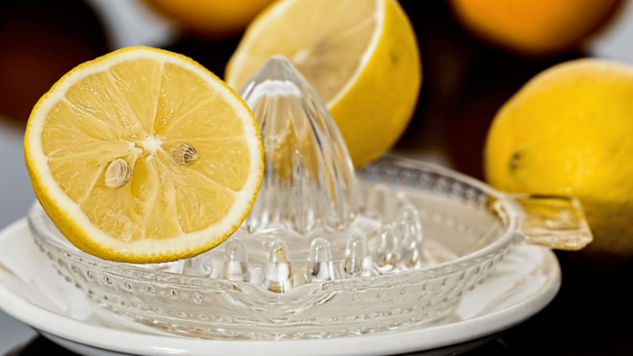 Foto - Deneyince farkını göreceksiniz! Sararan tırnakları beyazlatmanın doğal yolu