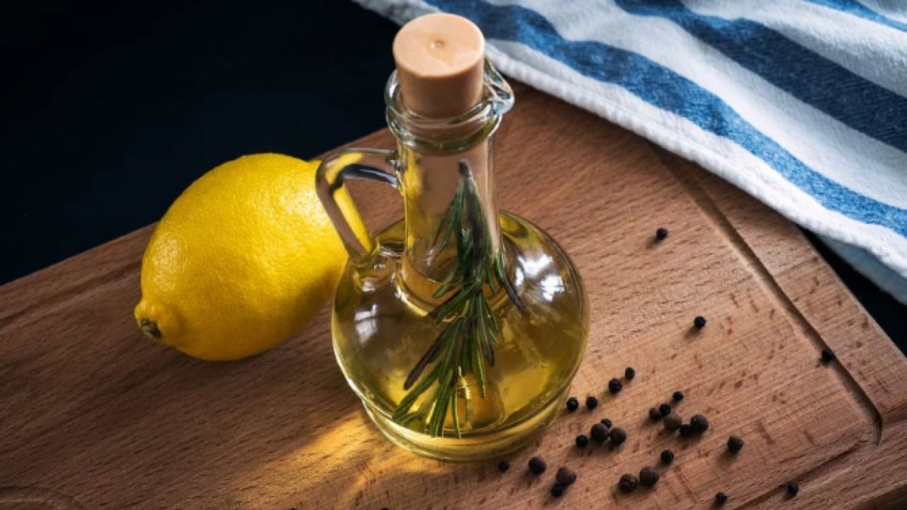 Foto - Deneyince farkını göreceksiniz! Sararan tırnakları beyazlatmanın doğal yolu