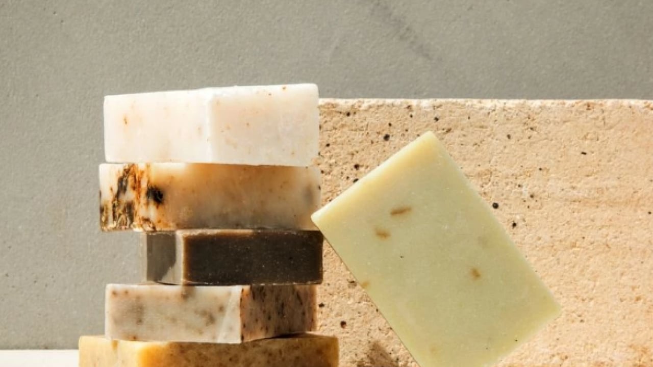 Foto - Deneyince farkını göreceksiniz! Sararan yastıkları kar beyazı yapmanın doğal yolu