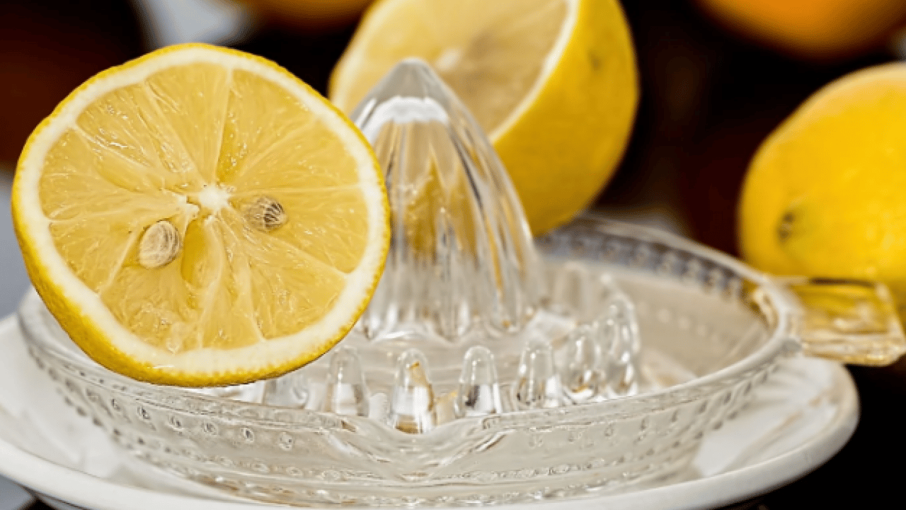 Foto - Deneyince farkını göreceksiniz! Sararan yastıkları kar beyazı yapmanın doğal yolu