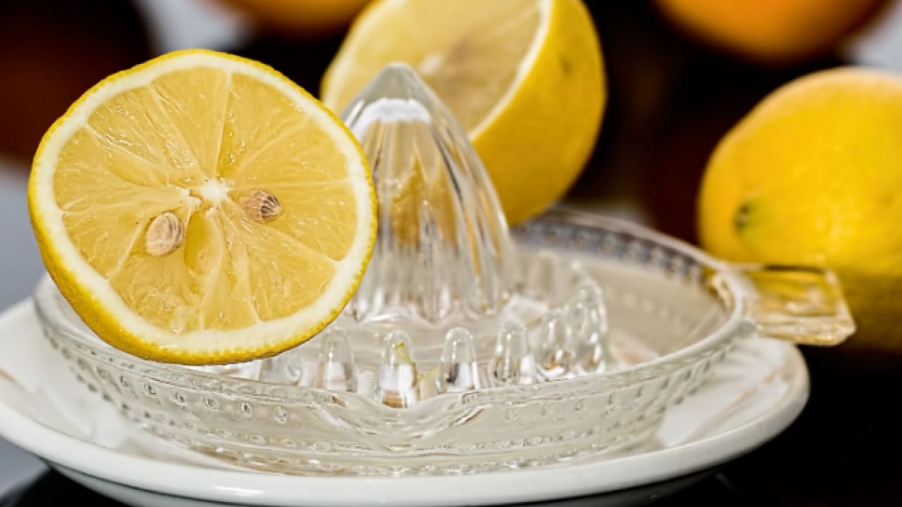 Foto - Deneyince farkını göreceksiniz! Tabanı yanan ütüleri temizlemenin doğal yolu