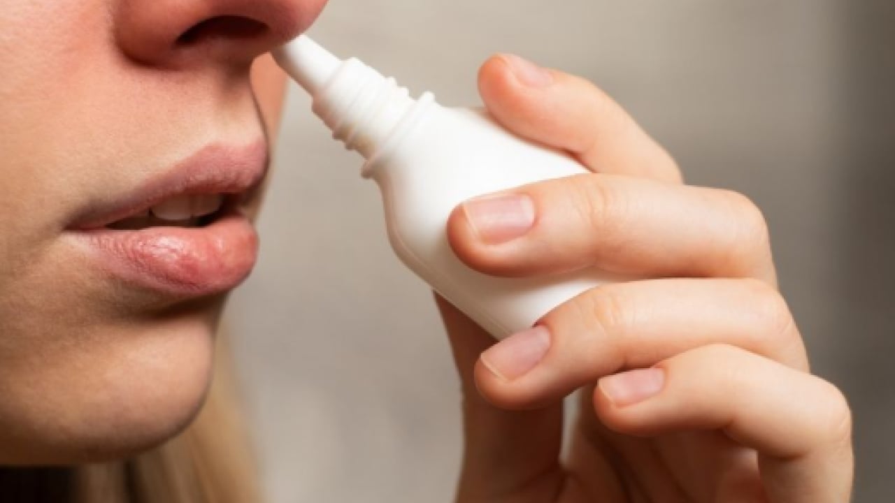 Deneyince farkını göreceksiniz! Tıkanan burnu saniyeler içinde açan doğal yöntem