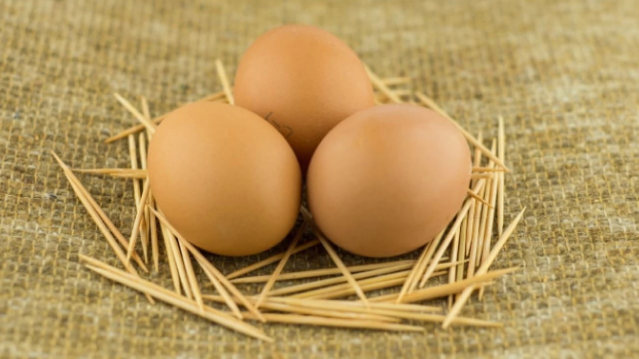 Foto - Deneyince farkını göreceksiniz! Yumurta haşlarken çatlamasını önleyen doğal yöntem