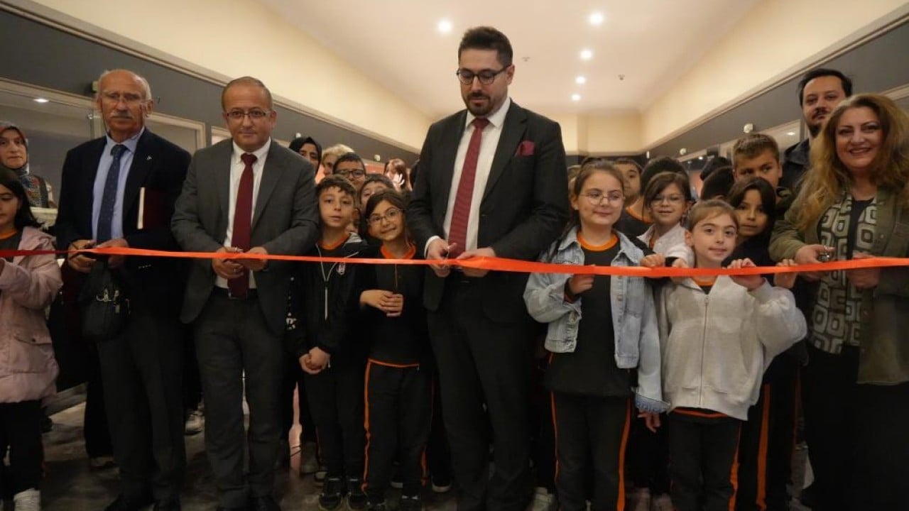 Foto - Deniz kumu elenirken bulunmuştu! 16. yüzyıla ait sikkeler müzede sergileniyor