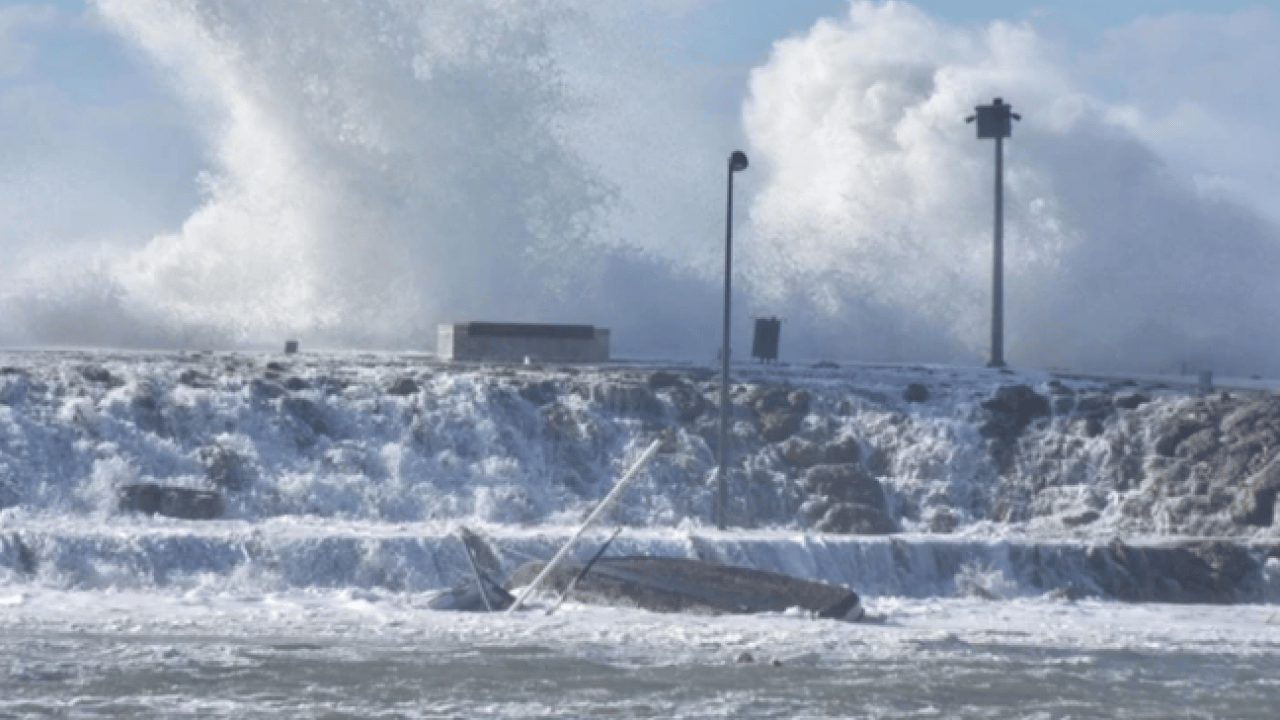 Foto - Denizde fırtına kabusu: 3 ilde seferler durduruldu
