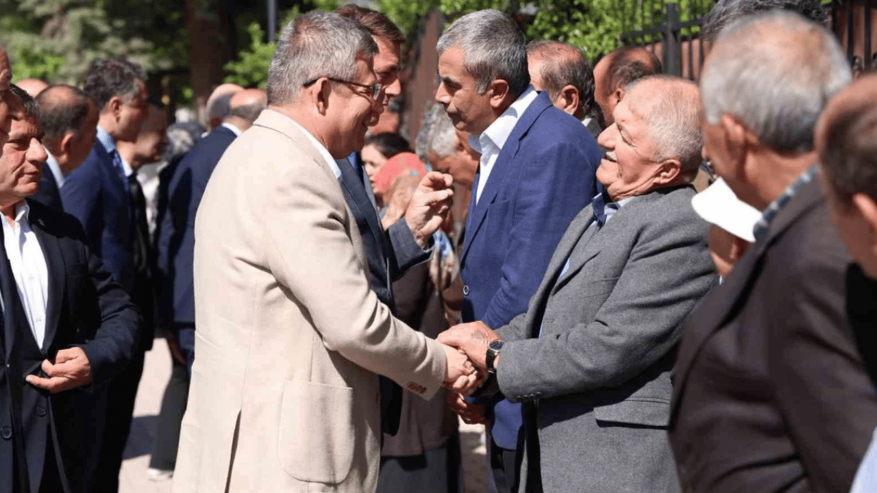 Foto - Denizli sokaklarında AK Parti rüzgarı esiyor! Esnaf ziyaretleri ve çözüm odaklı istişareler sürüyor
