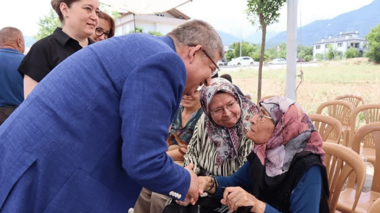 Foto - Denizli sokaklarında AK Parti rüzgarı esiyor! Esnaf ziyaretleri ve çözüm odaklı istişareler sürüyor