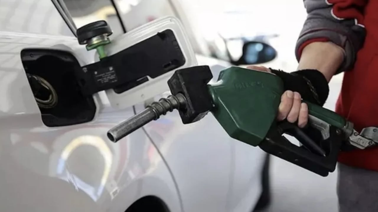 Foto - Deposunu bugün doldurmayan bin pişman olacak! Akaryakıta gece yarısı kallavi zam var