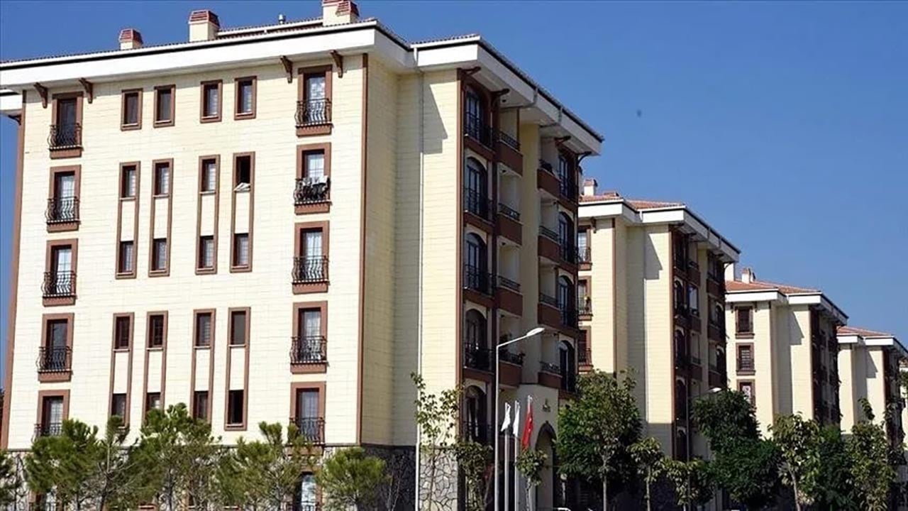 Foto - Deprem bölgesinde saat başı yeni bir yuva yükseliyor! Bakan Kurum rakamları açıkladı, Türkiye konut atağında vites büyüttü!