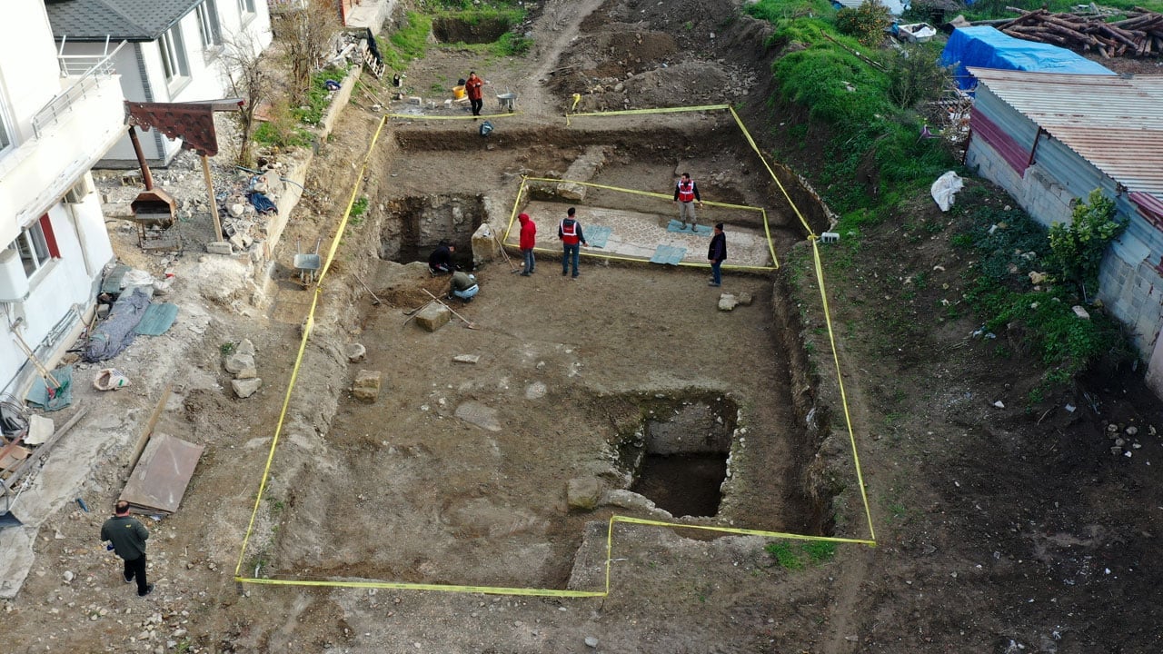 Foto - Depremin ardından ortaya çıktı! Hatay’da tarihi keşif