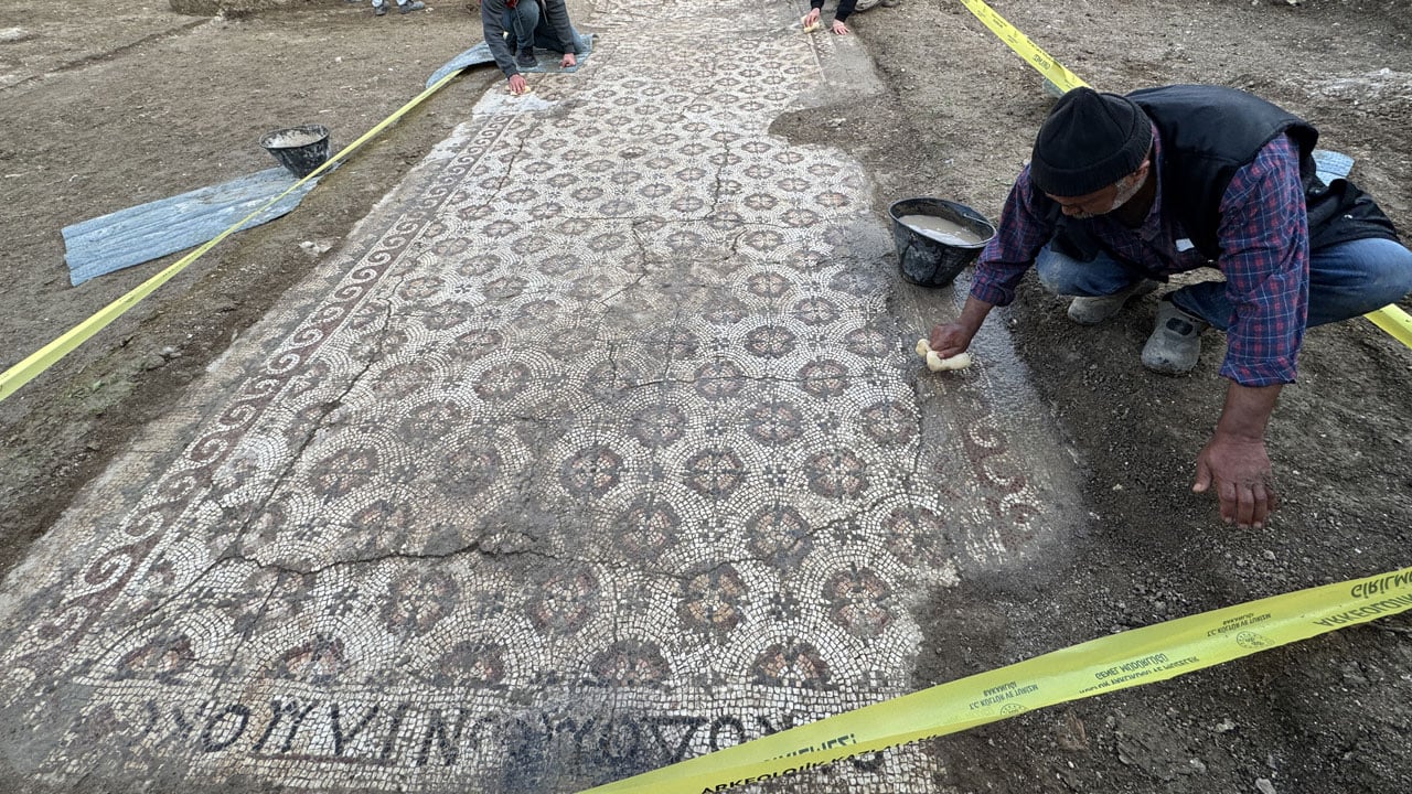 Foto - Depremin ardından ortaya çıktı! Hatay’da tarihi keşif
