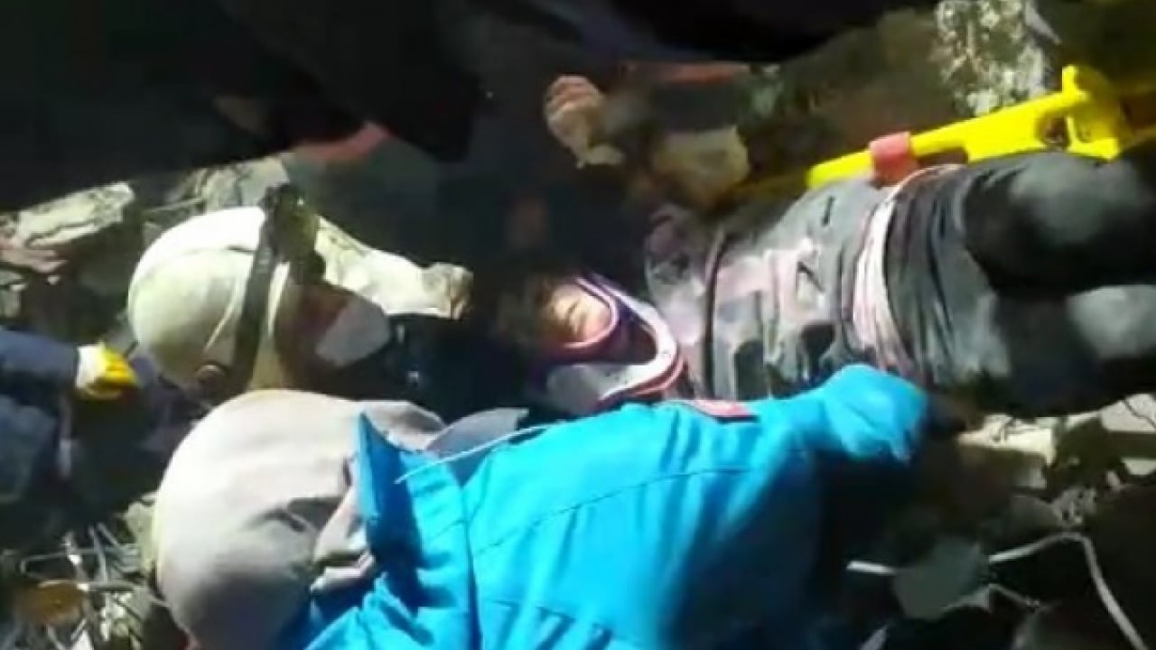 Foto - Depremin izleri siliniyor, hatıralar kalıyor! 40 saatlik direnişin tanığı konuştu: Kedi sesi sandım, enkazdan Aysima çıktı