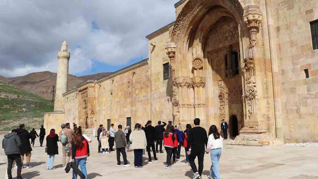 Foto - Depremin izleri siliniyor: Onlarca eser yeniden ihya oldu